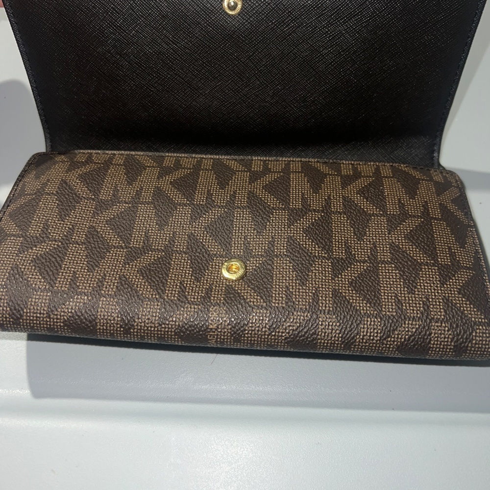 Michael Kors Jet Set Travel Large Logo Wallet - Picture 3 of 4